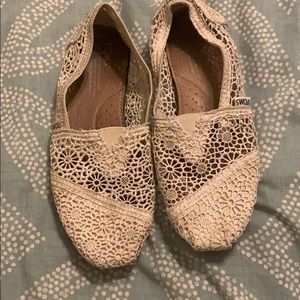 White lace Toms